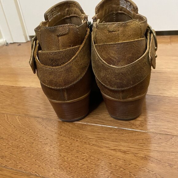 Clarks Artisan 8.5 Spye Belle Ankle Boots Camel Distressed Leather Zip Booties - Picture 4 of 10